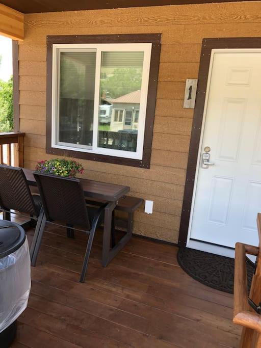 Parkway Yellowstone Guest House Room #1 Gardiner Εξωτερικό φωτογραφία